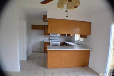 357 Las Brisas St, Merced, CA 95341 photo 4