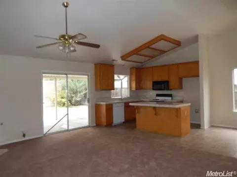 237 Sentinel Dr, Modesto, CA 95357 photo 2
