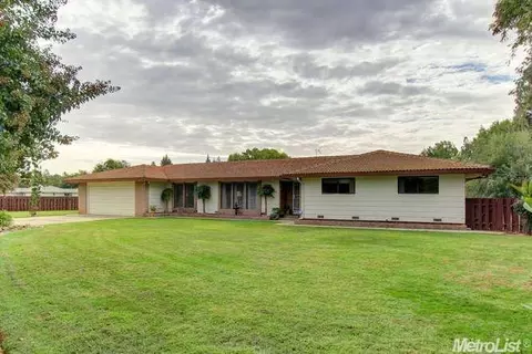 9820 Bert Dr, Elk Grove, CA 95624 photo 1
