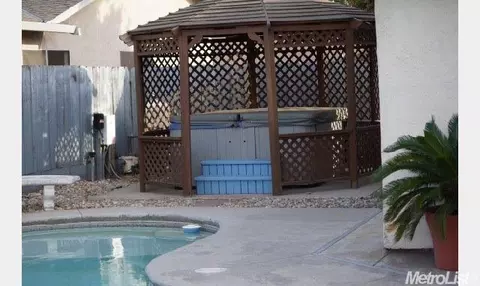 284 Blossom Dr, Ripon, CA 95366 photo 8