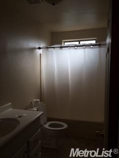 644 Spruce St, Turlock, CA 95380 photo 4