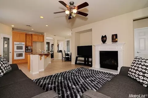 3771 Gresham Ln, Sacramento, CA 95835 photo 3