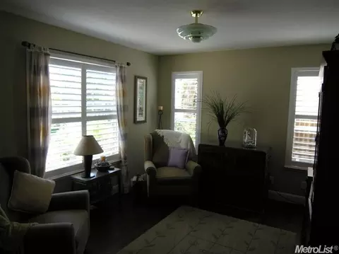 105 Blodgett Dr, Folsom, CA 95630 photo 2