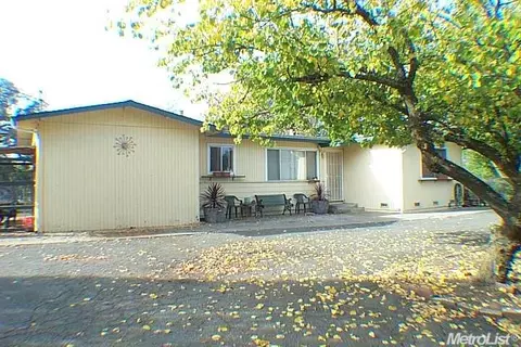 3911 Happy Rd, Loomis, CA 95650 photo 1