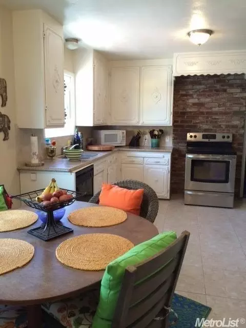 1438 Gary Ln, Modesto, CA 95355 photo 6