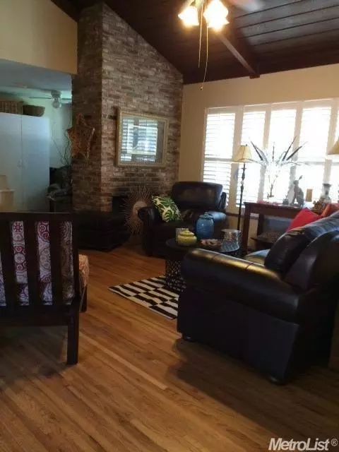 1438 Gary Ln, Modesto, CA 95355 photo 2