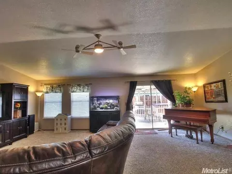 2724 Chickaree Ln, Modesto, CA 95358 photo 6