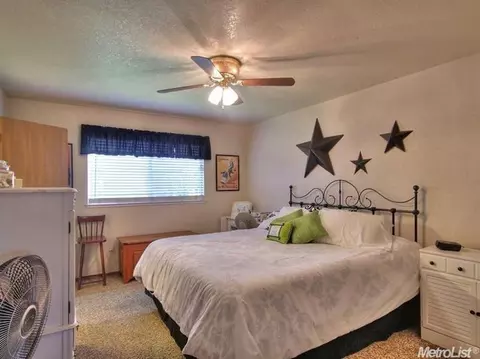 2724 Chickaree Ln, Modesto, CA 95358 photo 12