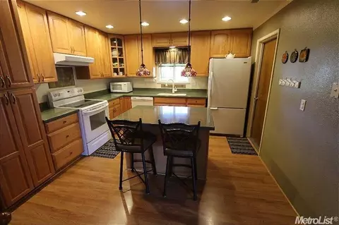 2808 Hummingbird Dr, Ceres, CA 95307 photo 5