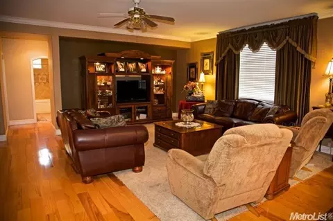 2916 Toronto Way, Modesto, CA 95355 photo 4