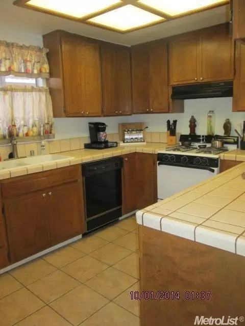 1844 Ashley Ct, Merced, CA 95341 photo 4