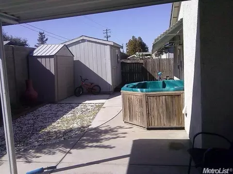 1070 Norman Dr, Manteca, CA 95336 photo 16