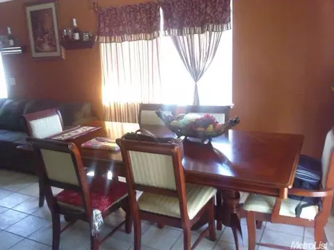1070 Norman Dr, Manteca, CA 95336 photo 4