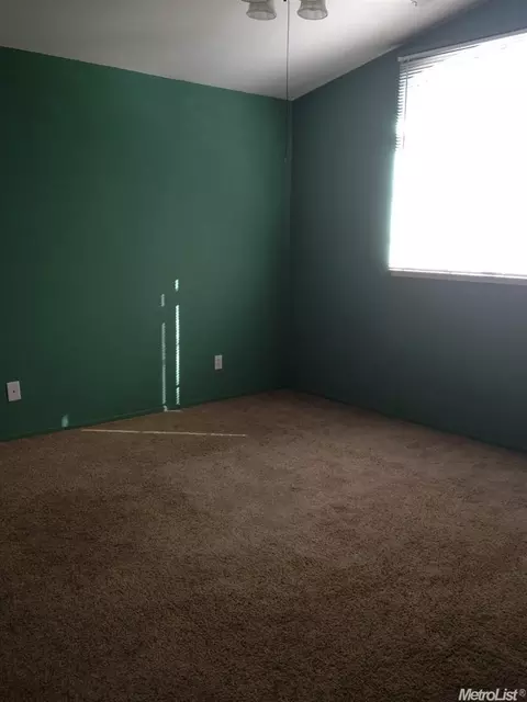 1525 Seine Dr, Modesto, CA 95351 photo 9