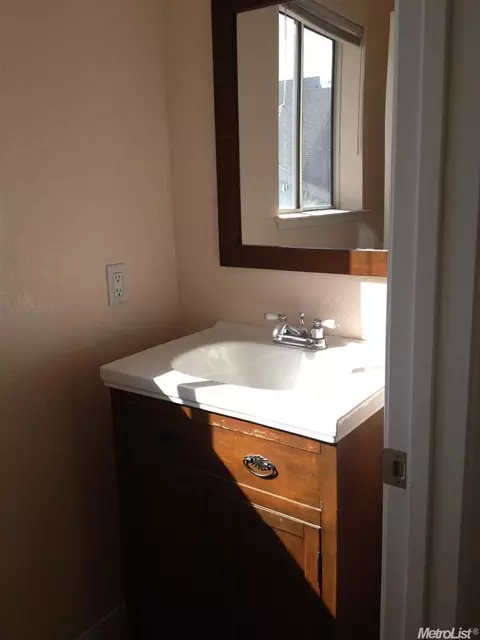 1525 Seine Dr, Modesto, CA 95351 photo 8