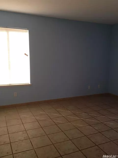 1525 Seine Dr, Modesto, CA 95351 photo 18