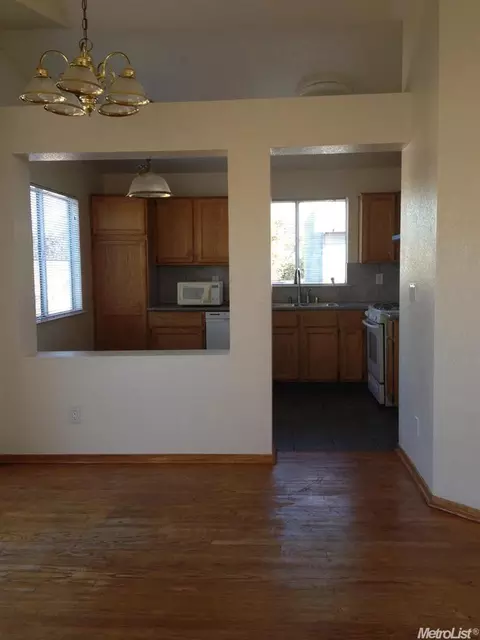 1525 Seine Dr, Modesto, CA 95351 photo 5