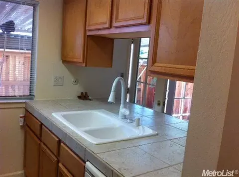 4035 Oak Villa Cir, Carmichael, CA 95608 photo 3