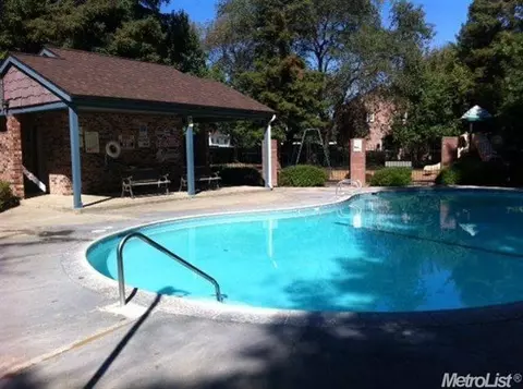 4035 Oak Villa Cir, Carmichael, CA 95608 photo 18