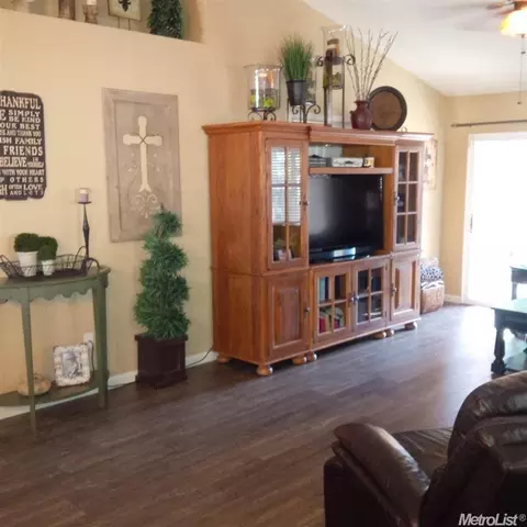 290 Sunbird Dr, Turlock, CA 95382 photo 9