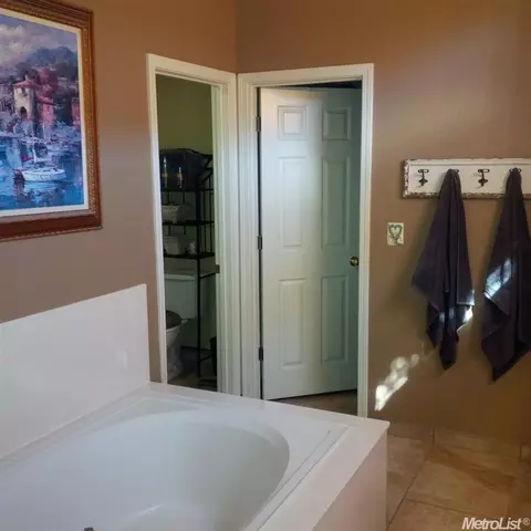 290 Sunbird Dr, Turlock, CA 95382 photo 16