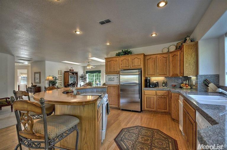 805 Oak Crest Cir, Placerville, CA 95667 photo 3