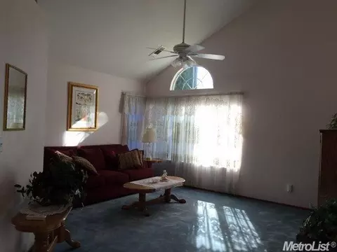 1400 Divine Ln, Tracy, CA 95376 photo 3