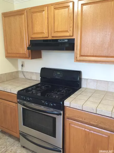 3112 Keller St, Modesto, CA 95355 photo 3