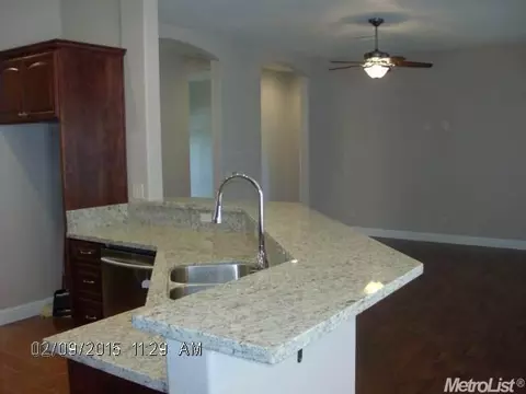 1027 Saunders Ct, Galt, CA 95632 photo 10