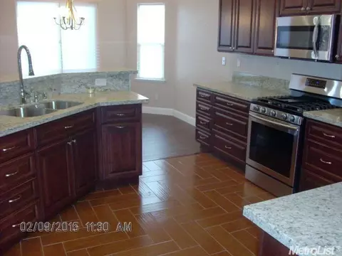 1027 Saunders Ct, Galt, CA 95632 photo 7