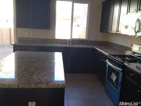 3703 Fallview Ave, Ceres, CA 95307 photo 2