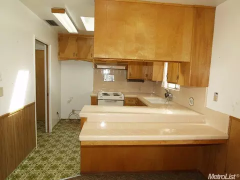 1636 Shirley Ct, Modesto, CA 95358 photo 9