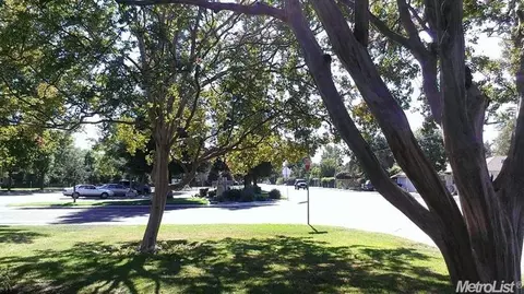 1418 N Johnson Rd, Turlock, CA 95380 photo 2