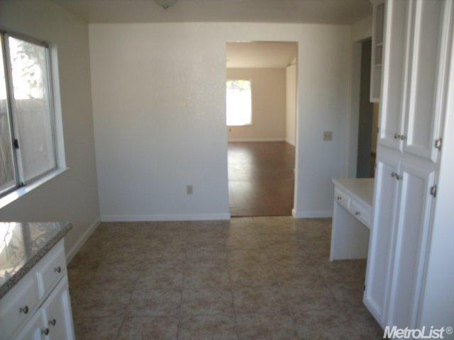 2756 Riverbend Dr, Modesto, CA 95351 photo 5