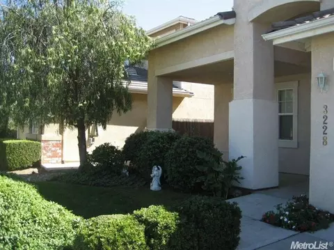 3228 Clearview Ct, Modesto, CA 95355 photo 3