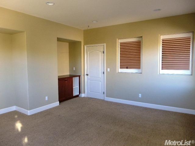 824 Wild Berry Loop, Rocklin, CA 95765 photo 2