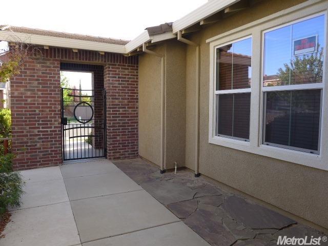 824 Wild Berry Loop, Rocklin, CA 95765 photo 11