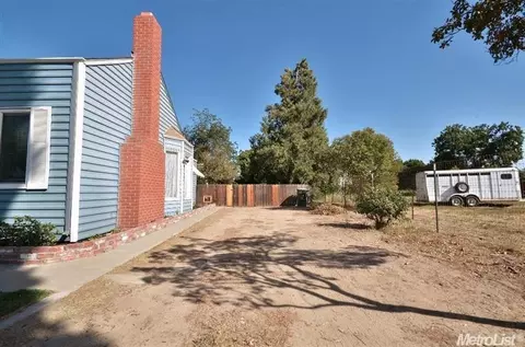 15980 Cottage Ave, Manteca, CA 95336 photo 2