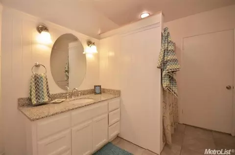 15980 Cottage Ave, Manteca, CA 95336 photo 10