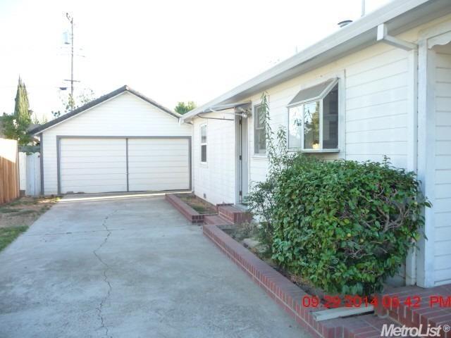 600 Cardinal St, Lodi, CA 95240 photo 2
