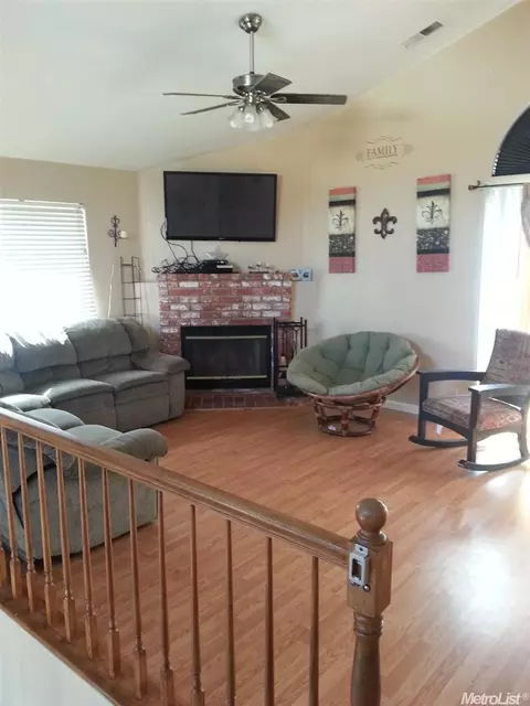 732 Park Meadow Dr, Modesto, CA 95358 photo 3