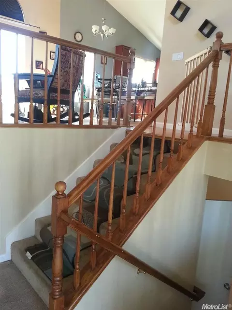 732 Park Meadow Dr, Modesto, CA 95358 photo 2