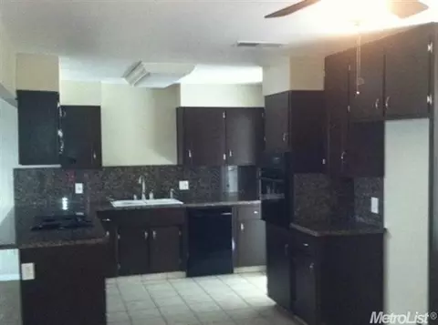 3205 Shane Ln, Modesto, CA 95355 photo 2