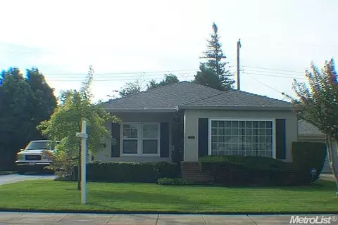 700 Tamarack Dr, Lodi, CA 95240 photo 1