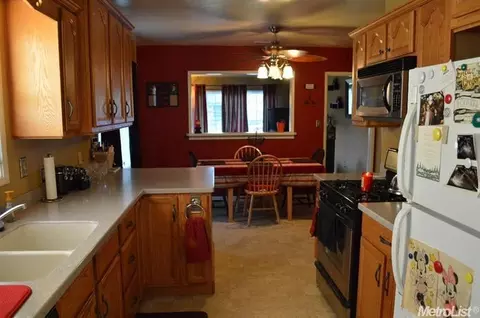 700 Tamarack Dr, Lodi, CA 95240 photo 9