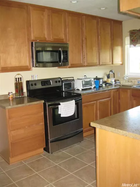 402 Mesa St, Wheatland, CA 95692 photo 2