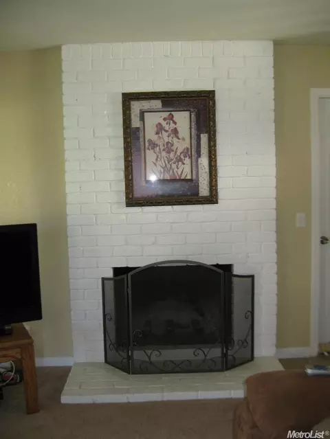 402 Mesa St, Wheatland, CA 95692 photo 6