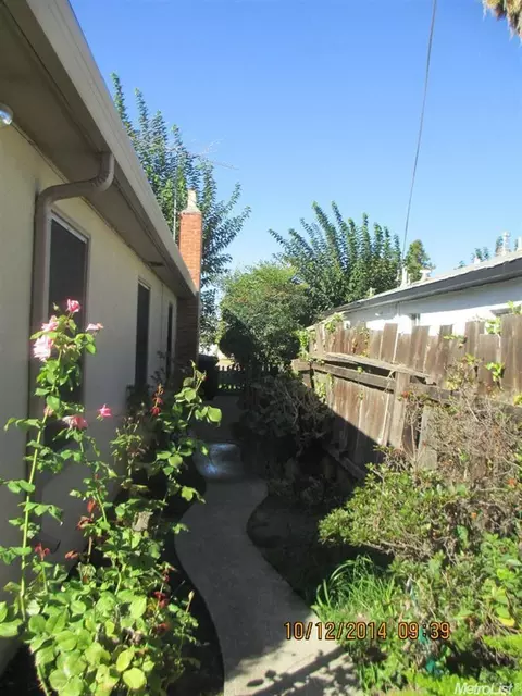 1106 Lloyd St, Lodi, CA 95240 photo 16