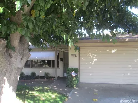 1106 Lloyd St, Lodi, CA 95240 photo 2