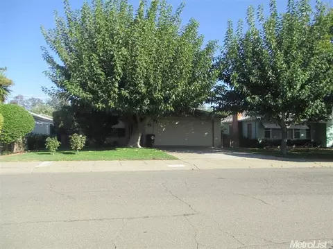 1106 Lloyd St, Lodi, CA 95240 photo 1